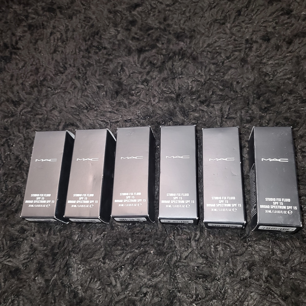 MAC Studio Fix Fluid Foundation SPF 15
